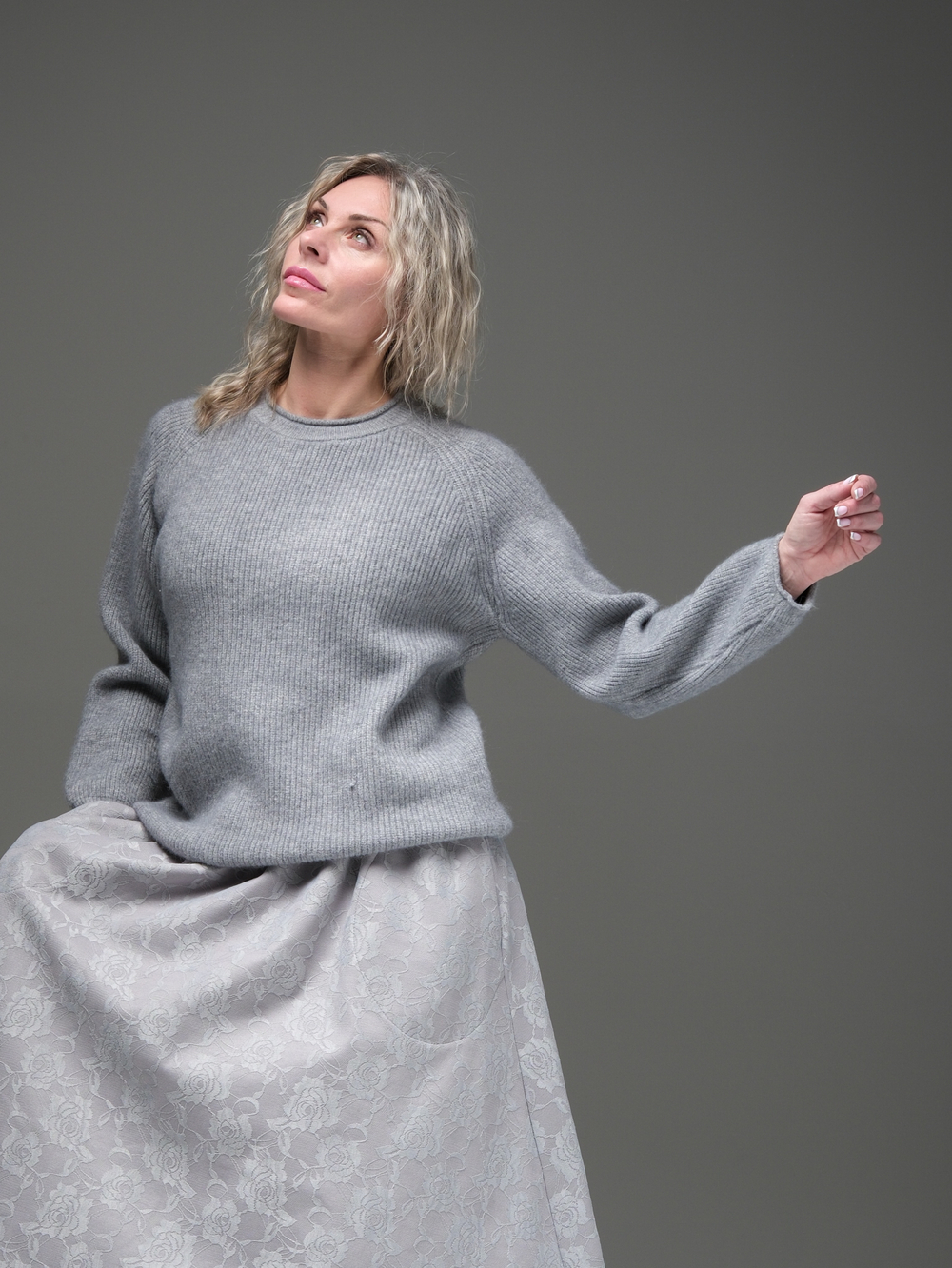 Свитер /серый