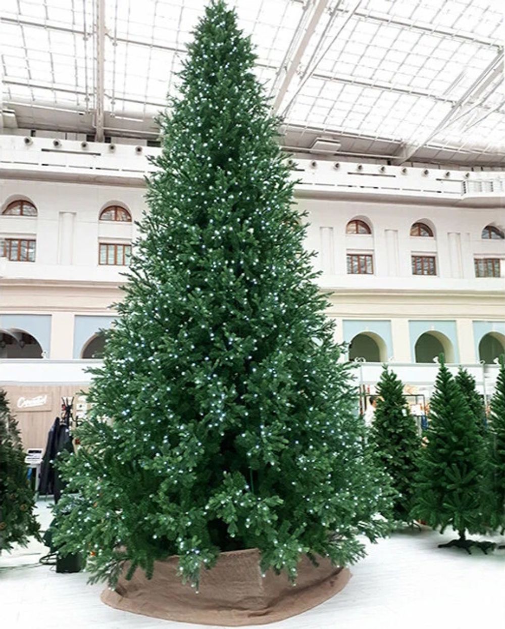 большая елка с встроенной гирляндой "Сказочная"