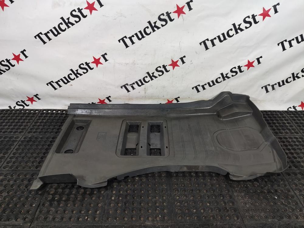 Покрытие напольное правое 2020г