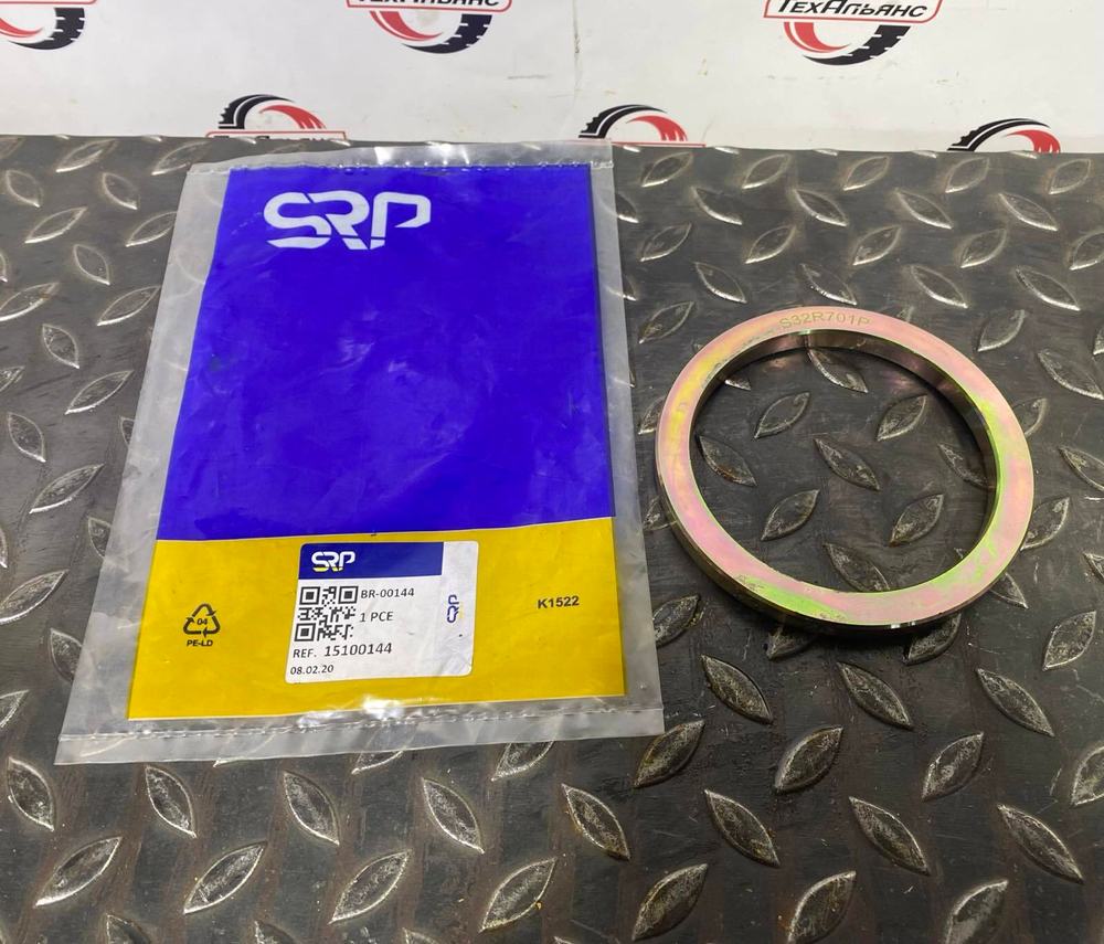 Втулка 15100144