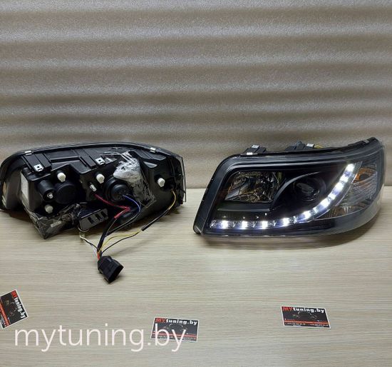 Фары передние TRUE DRL BLACK для VW T5 04.03-08.09