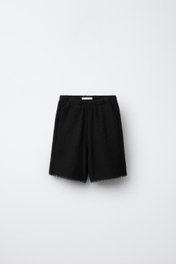 ZARA ШОРТЫ-БЕРМУДЫ С КОНТРАСТНОЙ СТРОЧКОЙ, ЧЕРНЫЙ