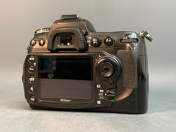 Nikon D300S 185.818 кадров