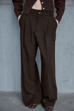 ZARA БРЮКИ С ДВОЙНЫМИ ЗАЩИПАМИ, ШОКОЛАДНО-КОРИЧНЕВЫЙ