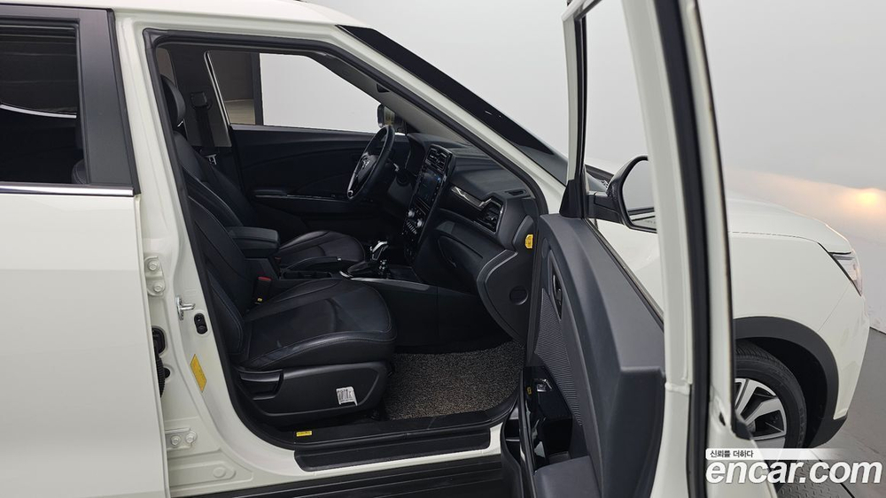 KG Mobility (Ssangyong) Very New Tivoli Бензин 1.5 2WD (04.2020)