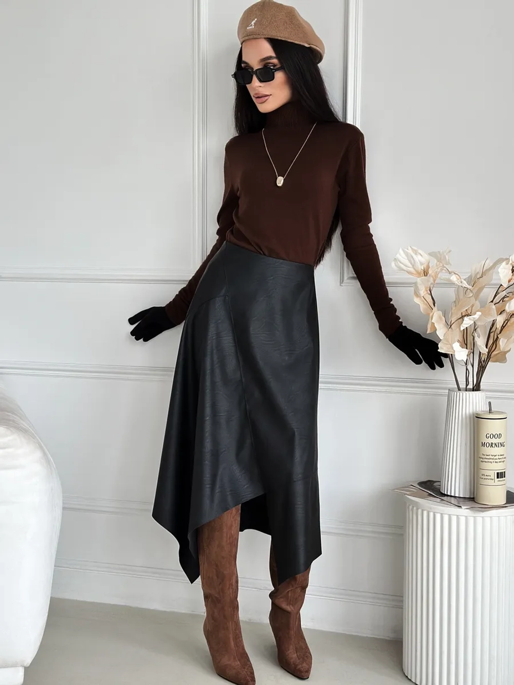 Юбка кожаная трапеция миди