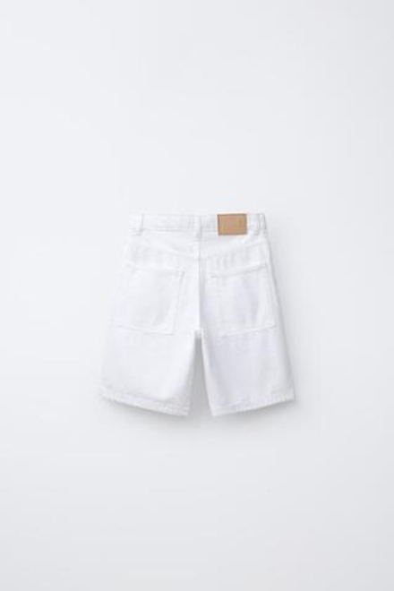 ZARA ДЖИНСОВЫЕ ШОРТЫ RELAXED BAGGY, ЖЕЛТОВАТО-БЕЛЫЙ