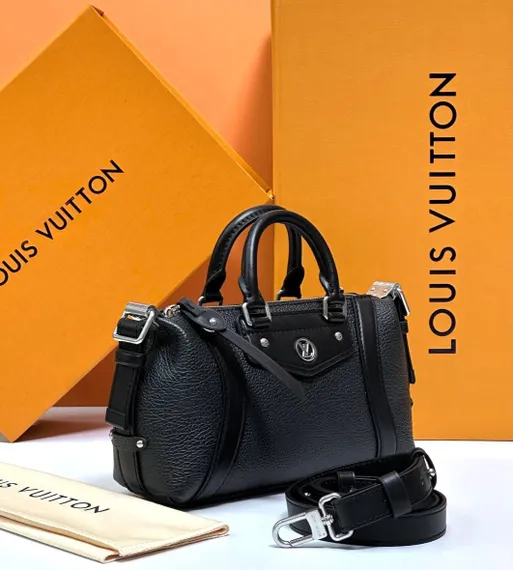 Сумка Louis Vuitton Biker, черный