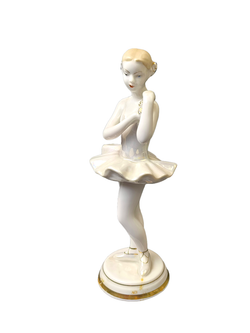 Фарфоровая статуэтка "Балерина с Цветком" ДФЗ Вербилки
