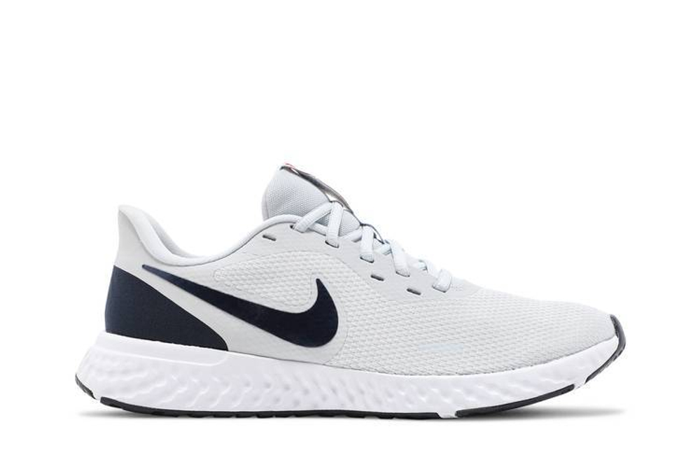 Кроссовки Nike Revolution 5