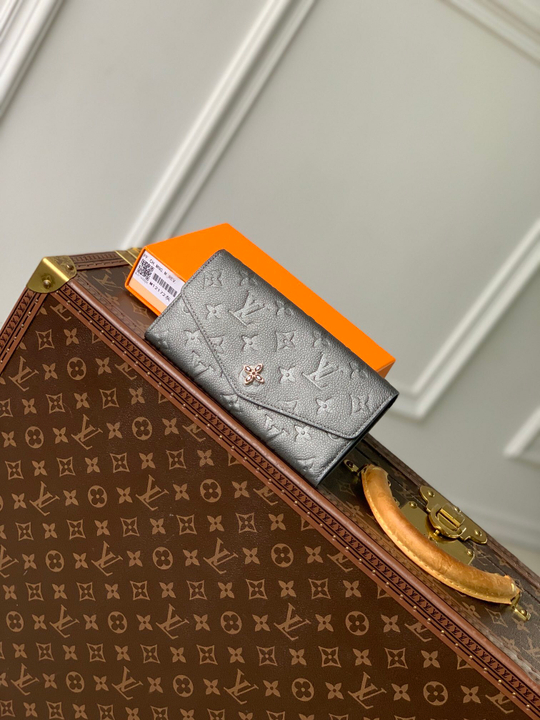 Louis Vuitton Sarah Wallet