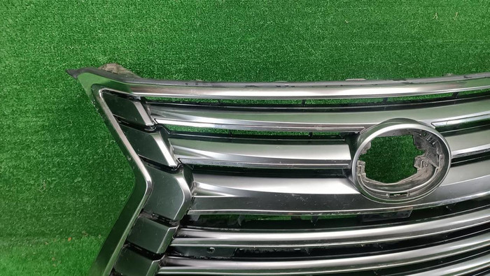 Решетка радиатора Lexus LX 3 (2015-2023)