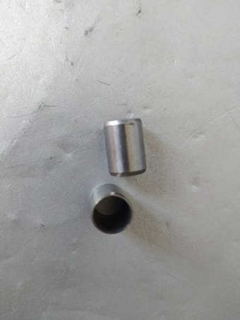 направляющие цпг пара 2шт  китайский скутер 125/150 кубов 152QMI 157QMJ (10Х8,3)