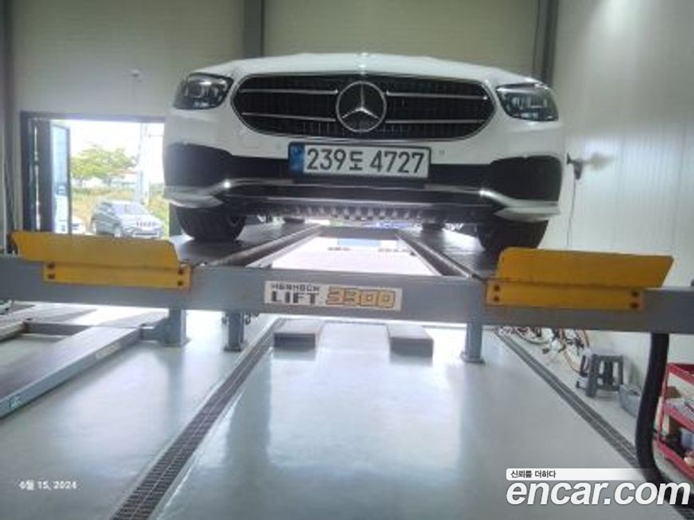 Mercedes-Benz E-Class W213 E250 Avangarde (12.2021)