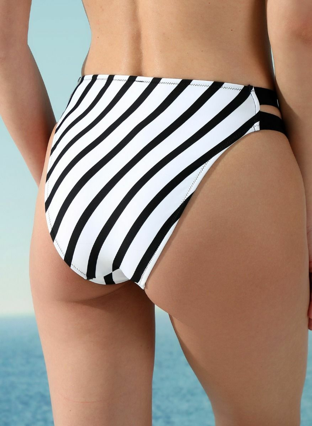 Раздельный купальник с полоску Capo Bianco (Размер: C/L) (Цвет: черный с белым)