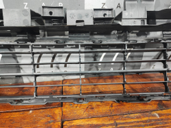 Решетка переднего бампера Renault Logan 2 12-18 Б/У Оригинал 622542439R