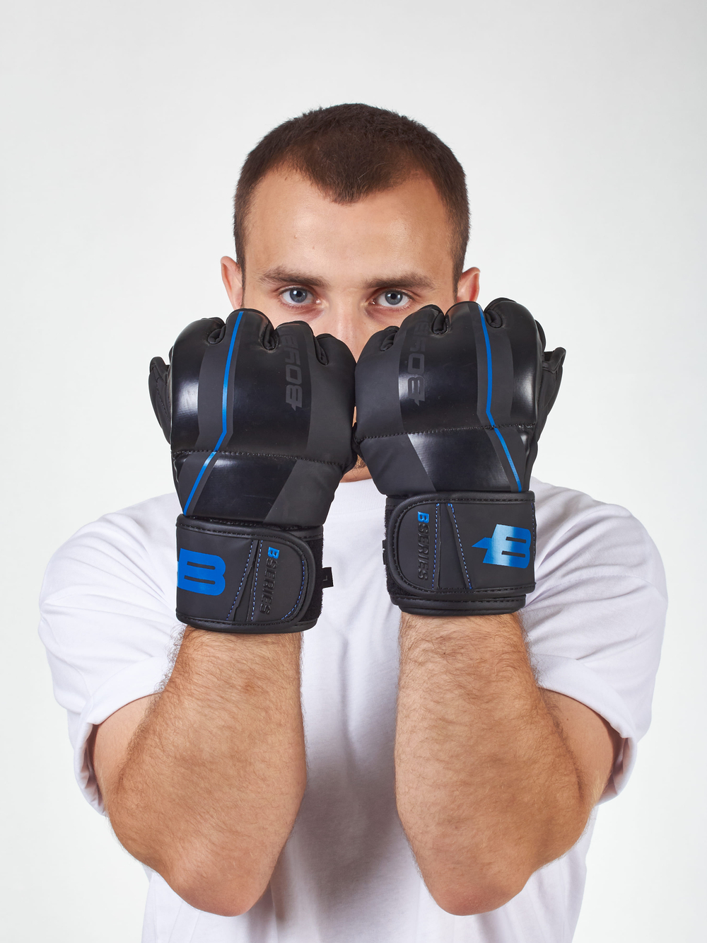 Перчатки для ММА Boybo B-series, черно-синие