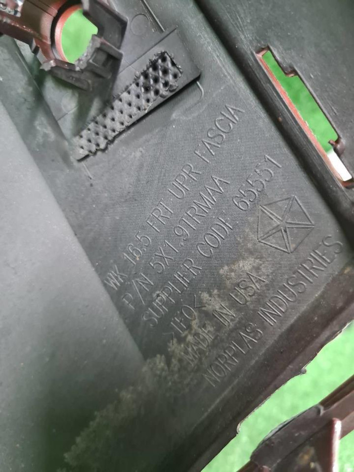 Бампер передний Jeep Grand Cherokee WK2 (2013-2022) Trailhawk