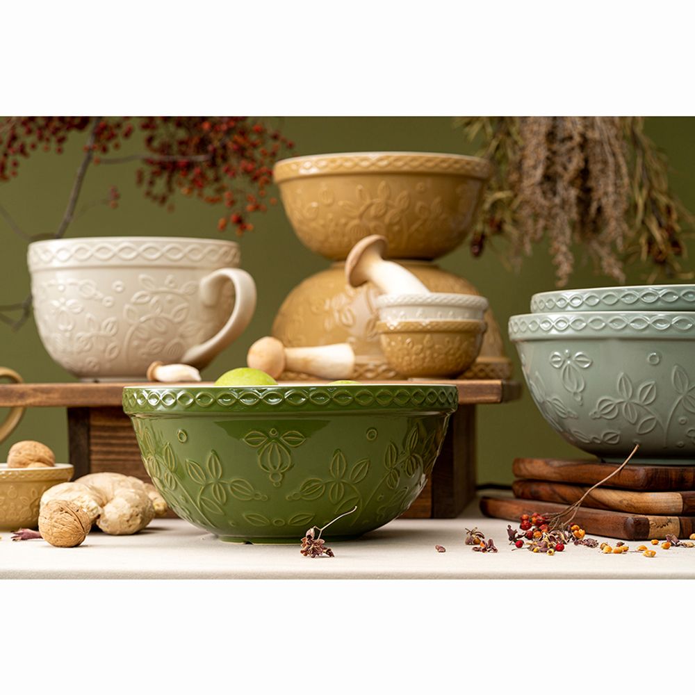 Миска зеленого цвета с рельефным узором Ягоды Тайги из коллекции Russian North, 2,5 л