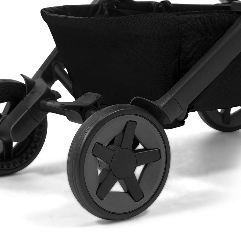 Детская прогулочная коляска Joolz Aer 2 с бампером и реверсивным блоком Space Black