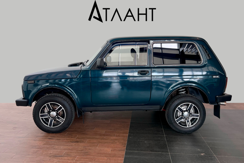 Лада 4x4 2121 Нива, 2010 год