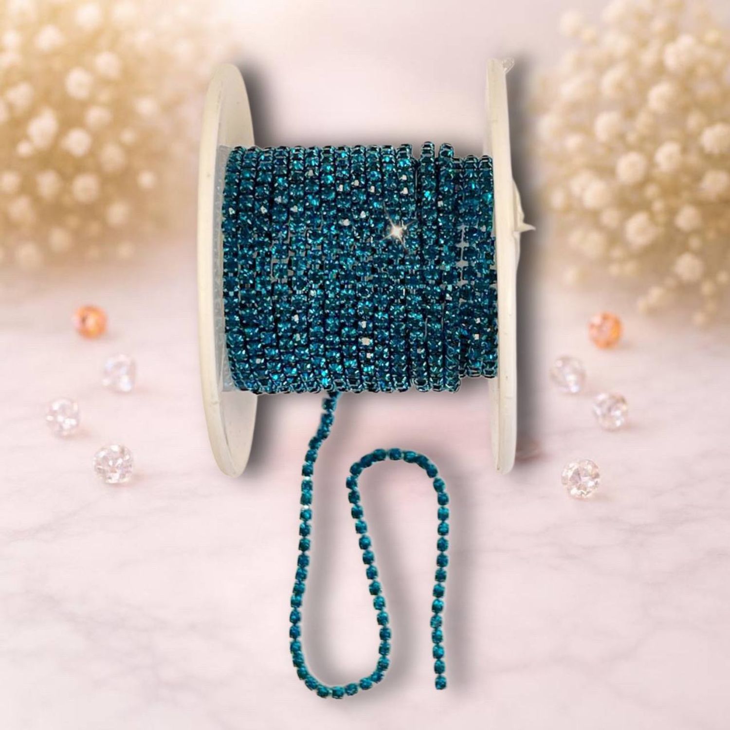 Стразовая лента 2мм цвет ярко бирюзовый ( 1м)