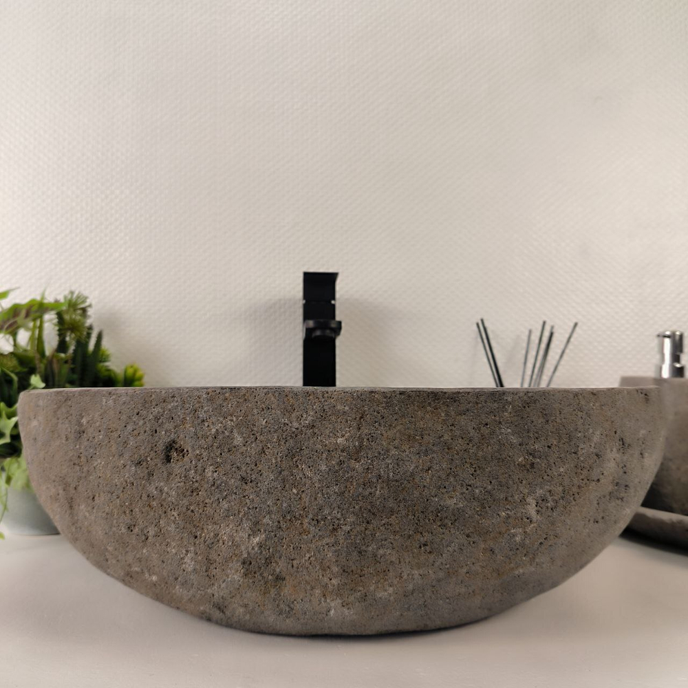 Раковина из речного камня RS-64860 52*46*15 0862