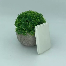 Картхолдер iPhone Leather Wallet MagSafe с лого