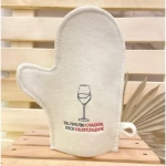 Варежка с вышивкой «Не люблю сладкое, неси полусладкое»