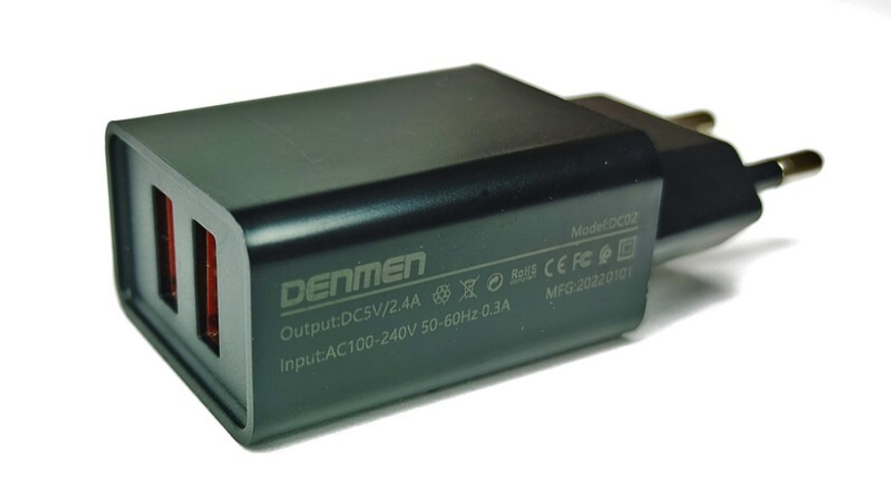 Сетевой адаптер питания DENMEN DC02 2USB (черный)