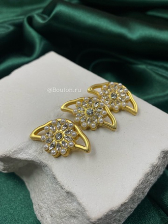 Пуговицы золотистые в форме глаз с жемчужинами и стразами Скиапар. скидка