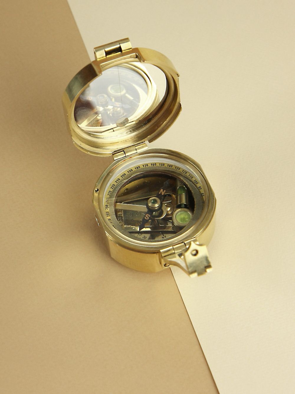 Nautical Морской компас Brunton в деревянном футляре Лого: Made for Royal Navy