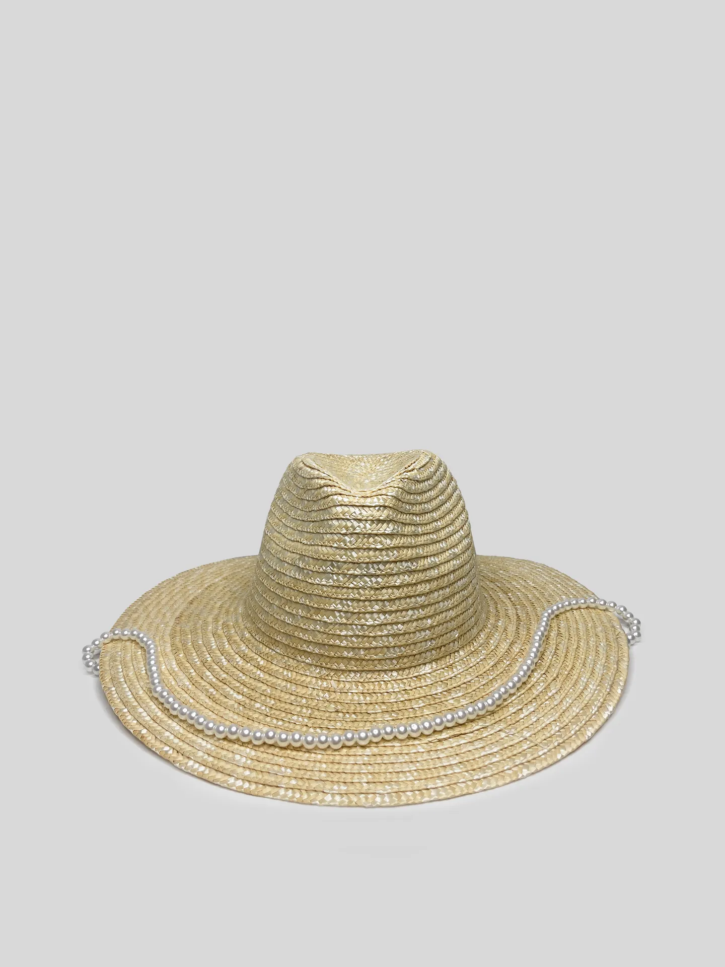 Шляпа соломенная с цепочкой из жемчуга Nadya