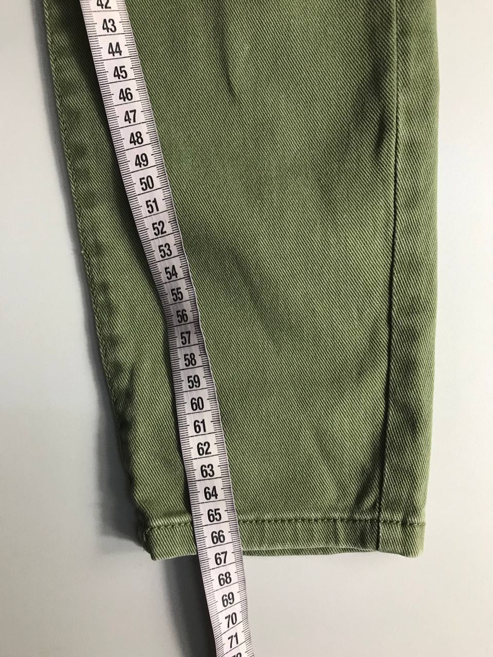 Джинсы Bershka для городских приключений, маркировка 38, визуально на 44 размер