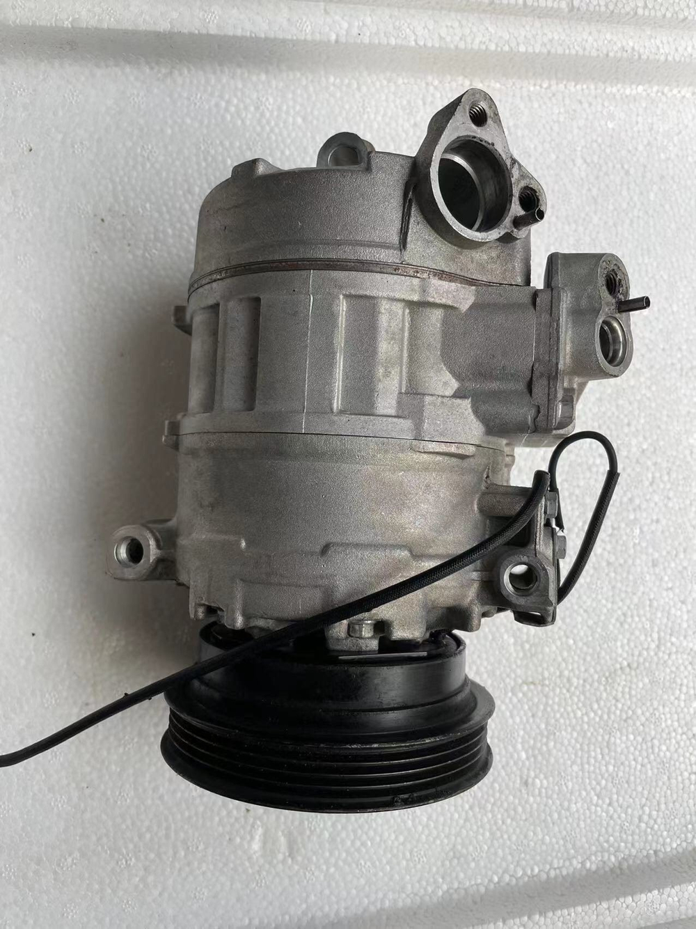 Компрессор кондиционера Volkswagen Passat B5/Bora/Polo/Jetta/Skoda