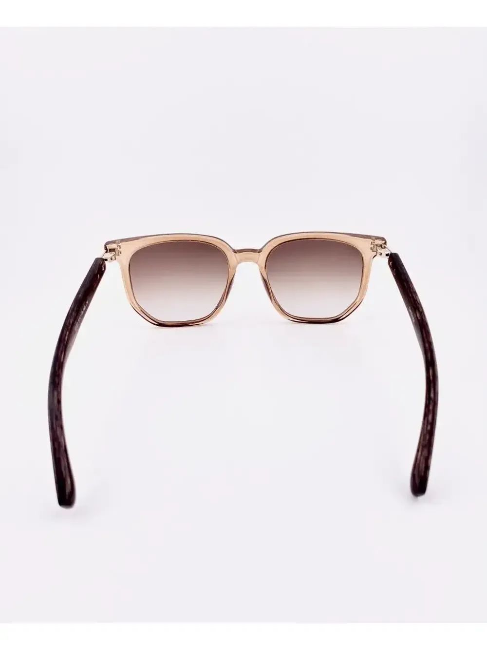 Очки солнцезащитные