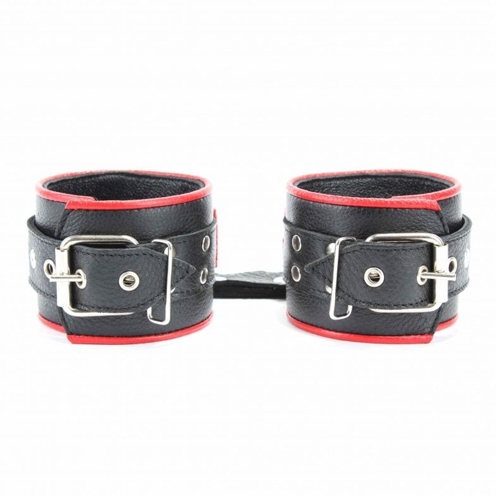 Широкие черные наручники с красным декором
