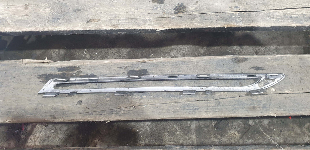 Молдинг решетки радиатора Mercedes GLE (C292) 15-19 Б/У Оригинал A2928880285