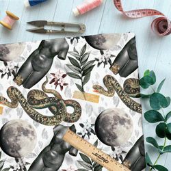 Ткань габардин коллаж из скульптур, полной луны и змей