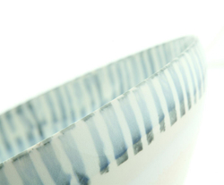 Чаша декоративная керамическая в центр стола Blue and white porcelain от S. Bernardo из Португалии