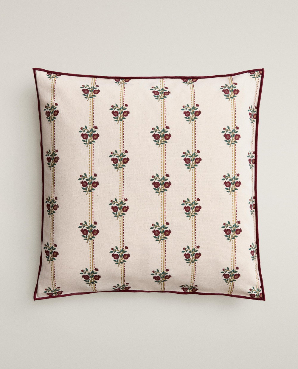 Zara Home наволочка декоративная из хлопка, экрю, в полоску, 45x45 см