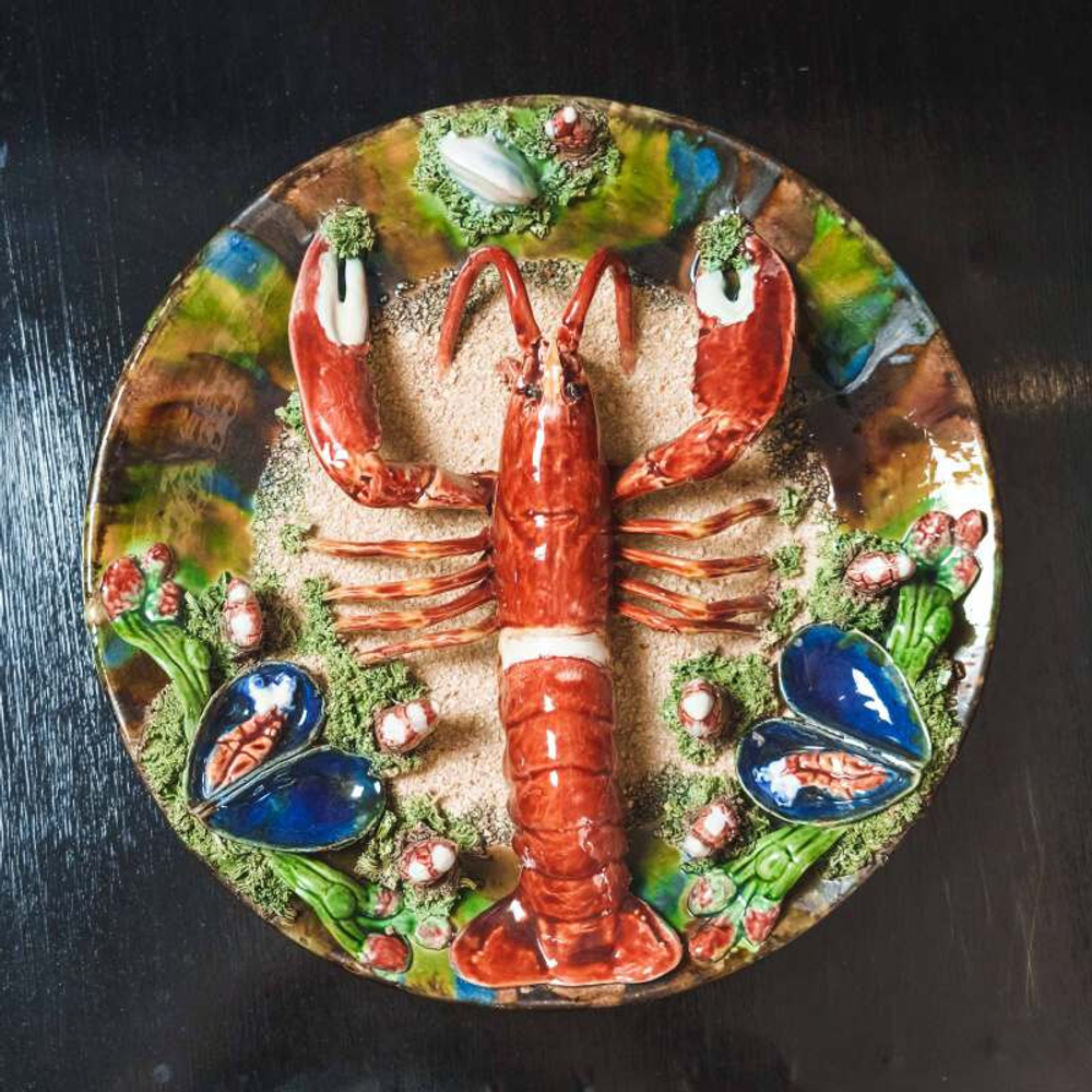 Декоративная тарелка «Омар на песке»