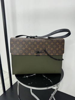 Портфель Louis Vuitton