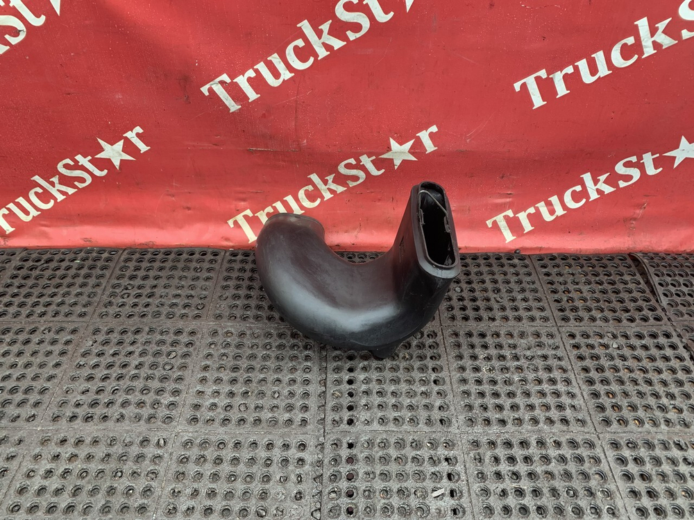 Патрубок воздушного фильтра 2017г