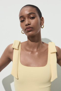ZARA ТОП ИЗ ЭЛАСТИЧНОЙ ТАКНИ С БАНТАМИ, СВЕТЛО-ЖЕЛТЫЙ