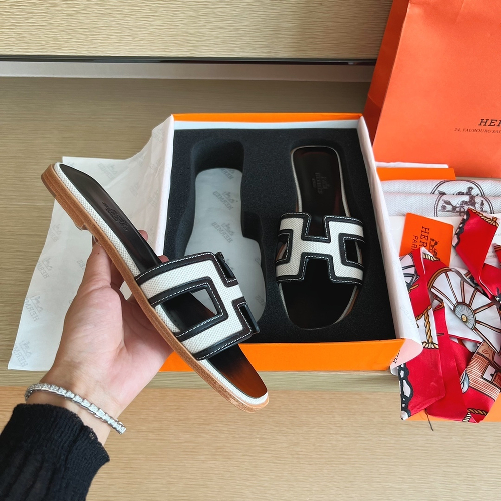 Hermes Oran Sandal