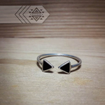 Кольцо ТРЕУГОЛЬНИКИ, черный перламутр/серебро