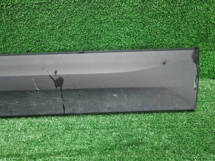 Накладка двери передняя правая Skoda Karoq (17-нв)