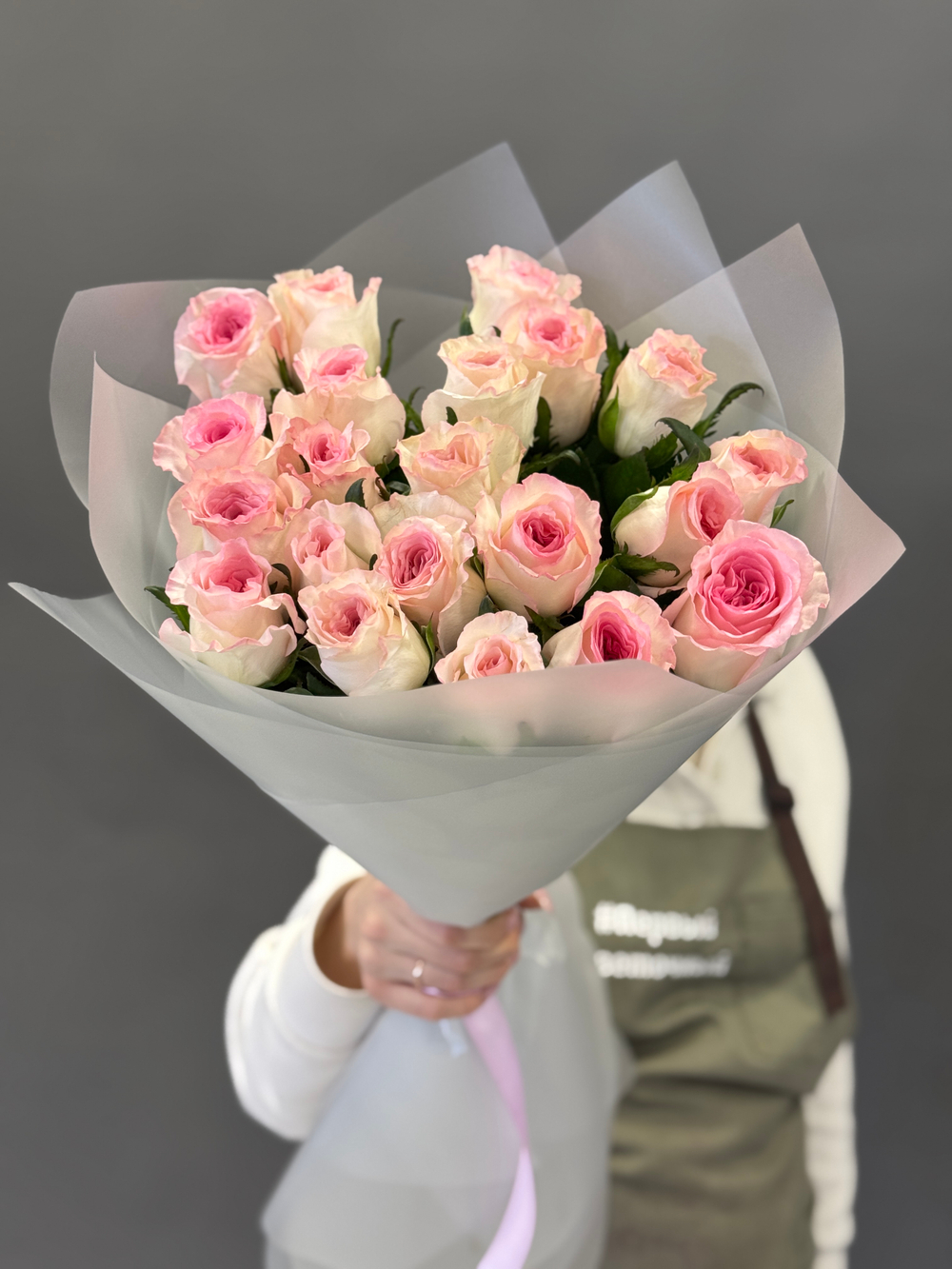 Букет из 25 роз Мандала 60см