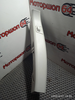 Облицовка верхняя центральной правой стойки Шкода Октавия А5 1,4 BUD Б/У